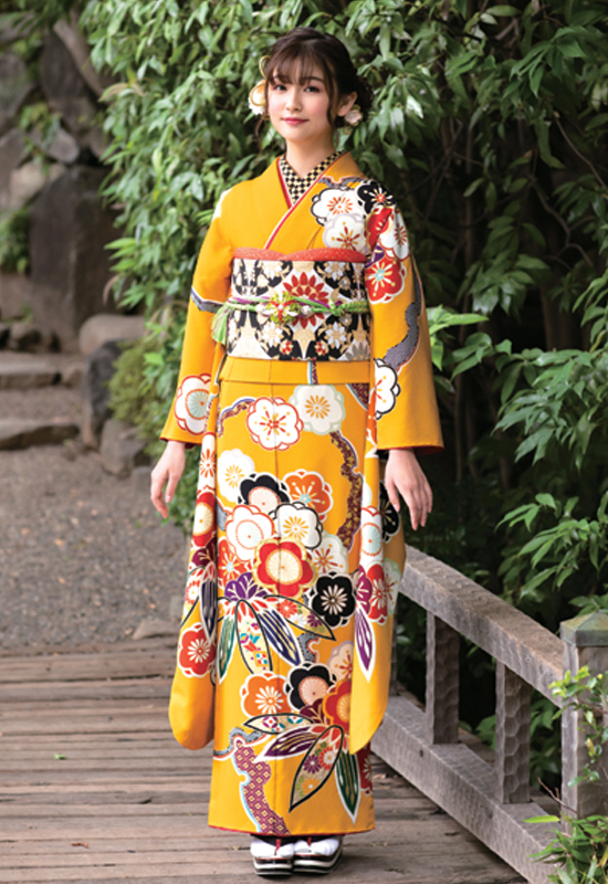 鮮やかな地色で古典柄を現代的に。