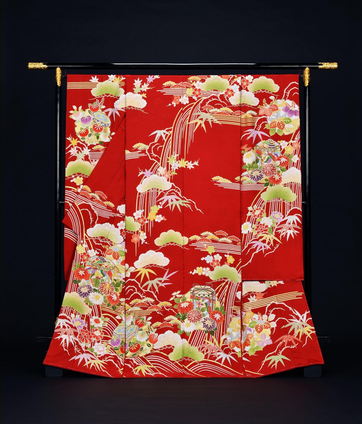 名古屋市の振袖販売店きものやまなか 久保耕 赤古典柄振袖