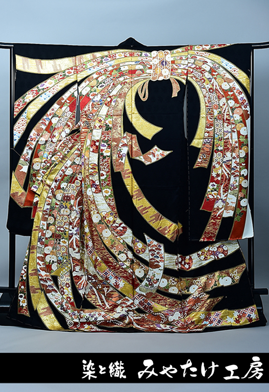 古典の振袖｜束ね熨斗文様-黒