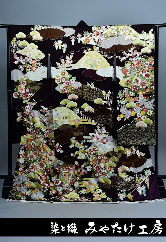 吉澤友禅の振袖｜山霞に御所車文様