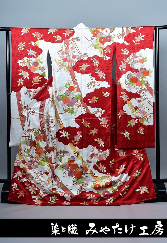 藤井寛の振袖｜雲取御簾に桜花束